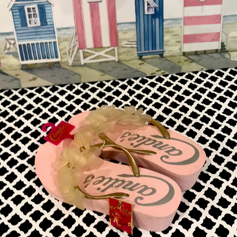 Candies Brand flip flops sandals beach outdoors super cute and comfy